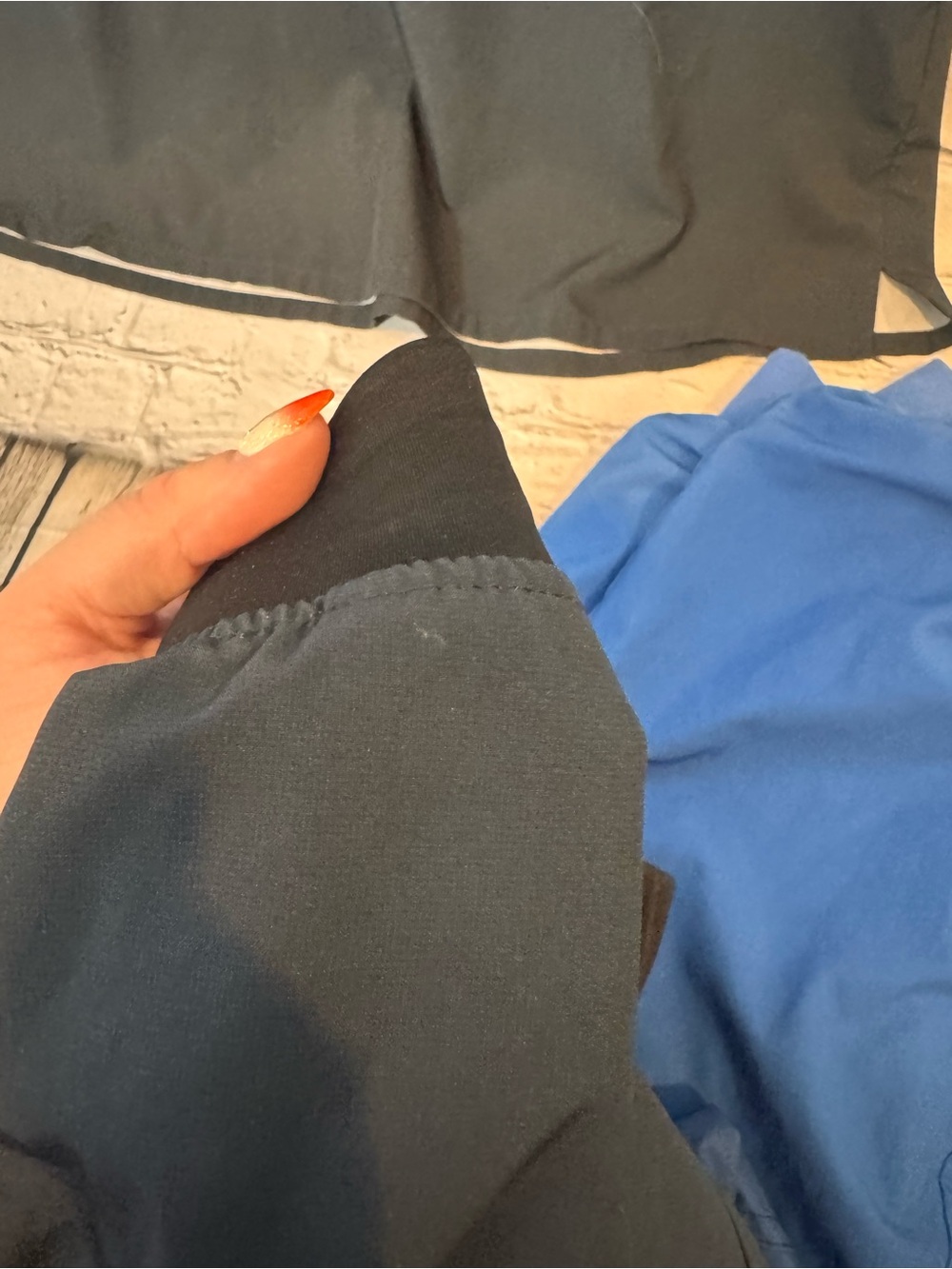FIGs Blue Gradient Scrub Set - Picture 3 of 7